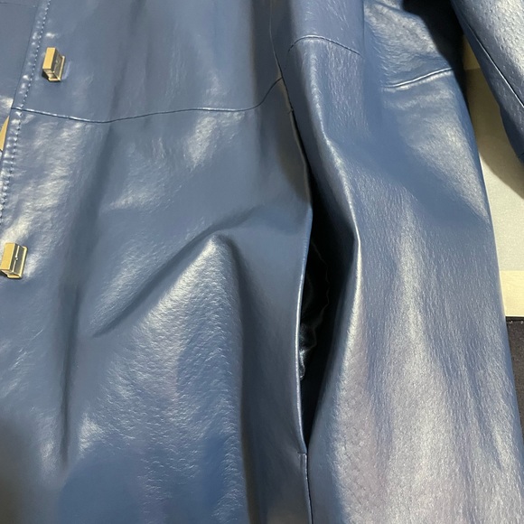 Blue leather jacket - Picture 6 of 11